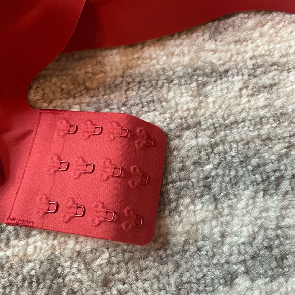 Seamless Red Women's Bra - Picture 4 of 4